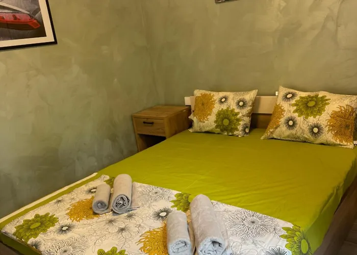 2-Bedroom With Private Parking Fast Wifi 3-Aircon 3-Smarttvs Workdesk Youtube Premium And Netflix