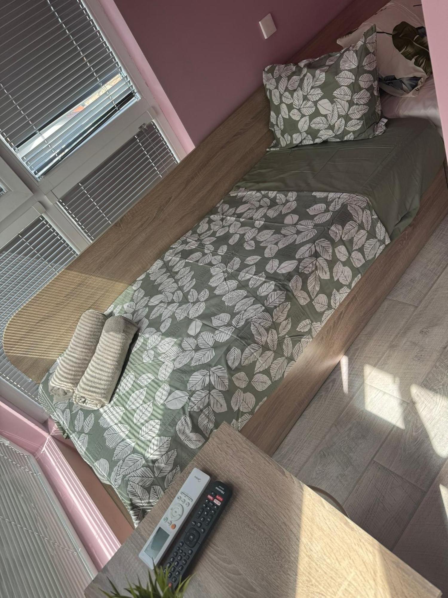 2-bedroom With Private Parking Fast Wifi 3-aircon 3-smarttvs Workdesk Youtube Premium And Netflix Διαμέρισμα Βάρνα